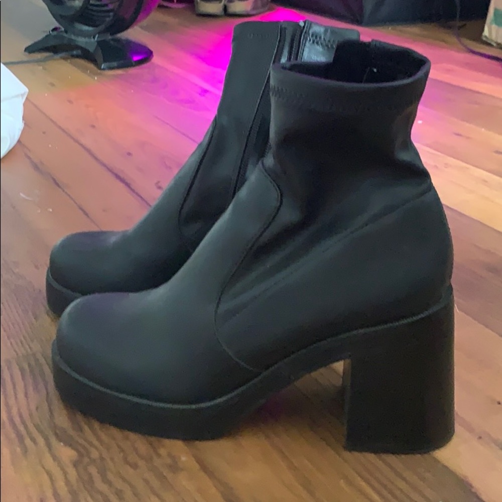 Steve Madden UO Black Boots